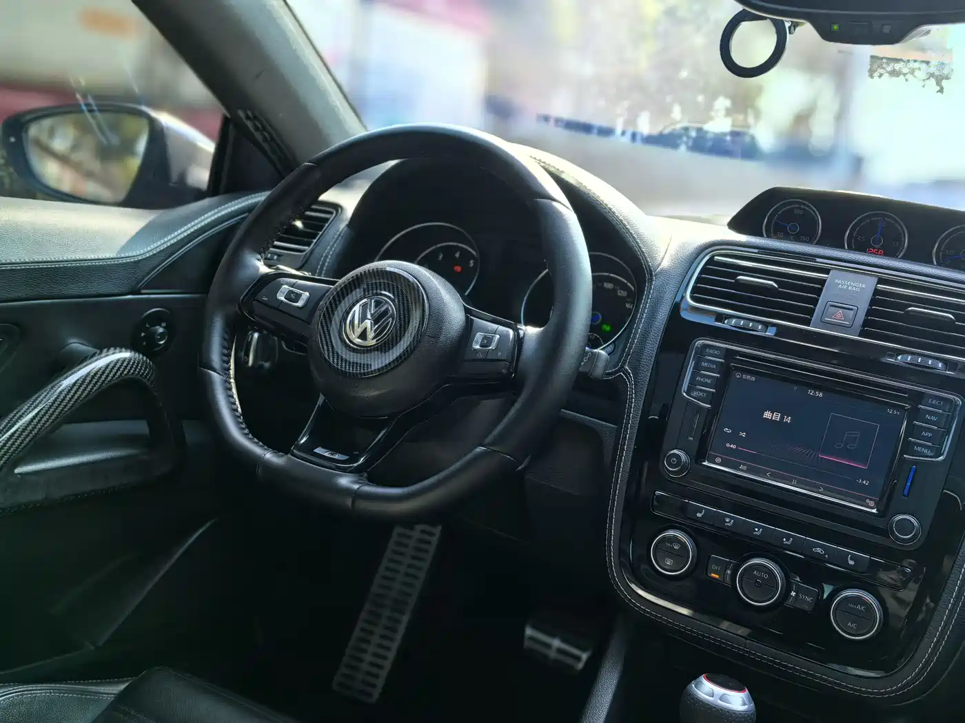 Volkswagen Scirocco 2015 R 2.0TSI фото 13