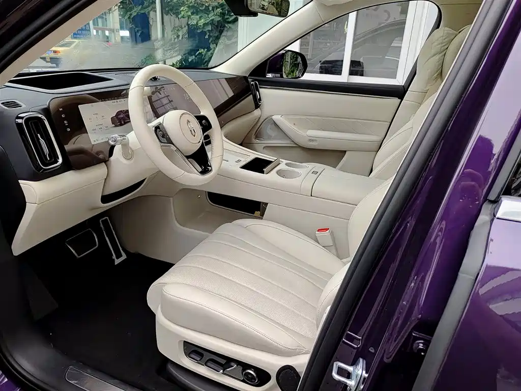 AITO Wenjie AITO M8 2025 Pure Electric Max+ 5-Seater Long Range Version фото 7