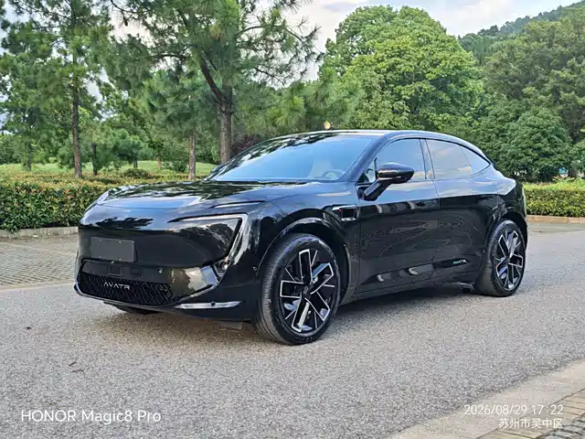 Avatr 11 2025 Max Pure Electric AWD — фото 1