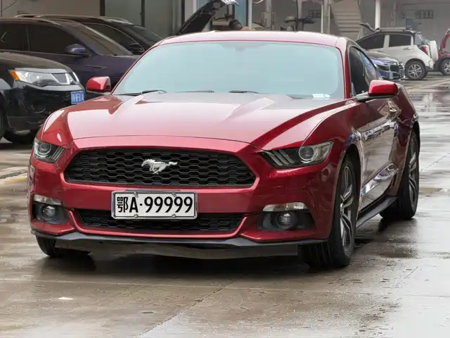 FORD MUSTANG