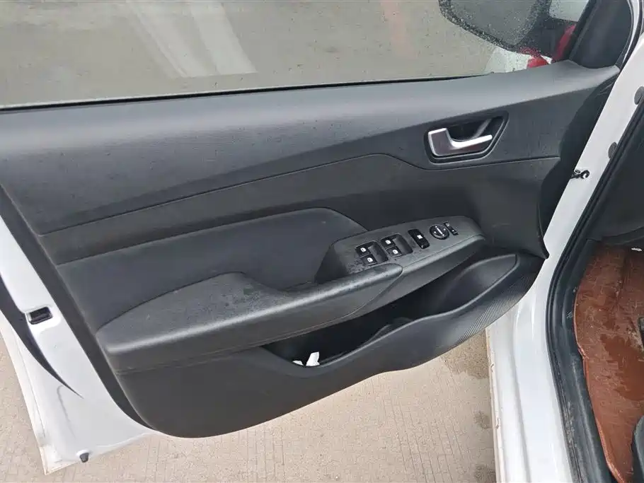 Hyundai Verna 2020 1.4L Manual GLS Cool Edition фото 7