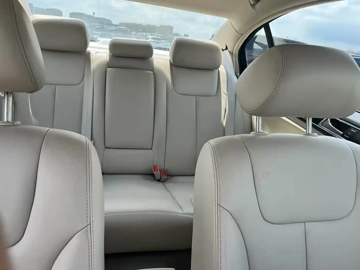 Volkswagen Passat Lingyu 2011 1.8T Automatic Premium фото 8