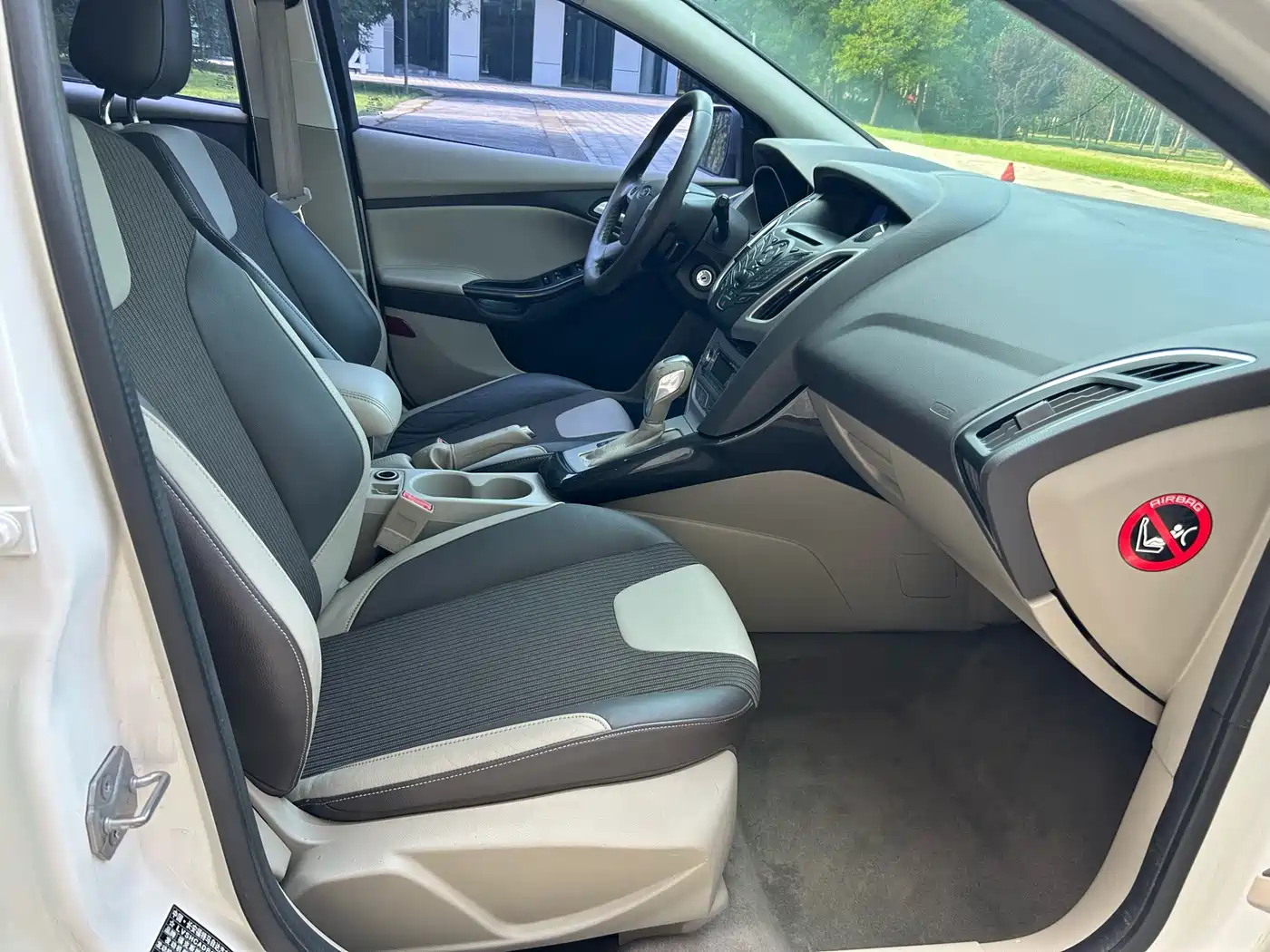 Ford Focus 2013 2012 Hatchback 1.6L Automatic Trend