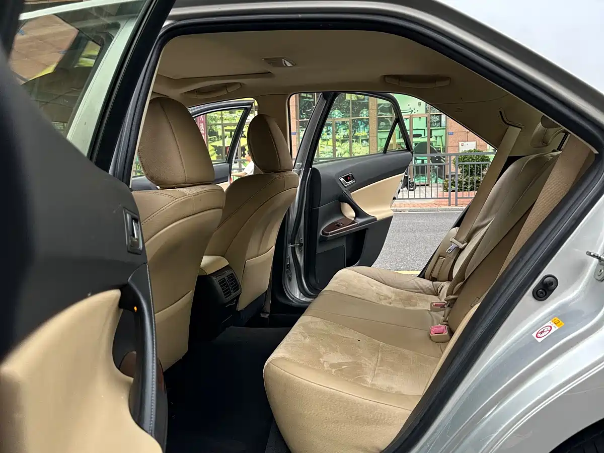 Toyota Reiz 2013 2.5V Premium Edition фото 15