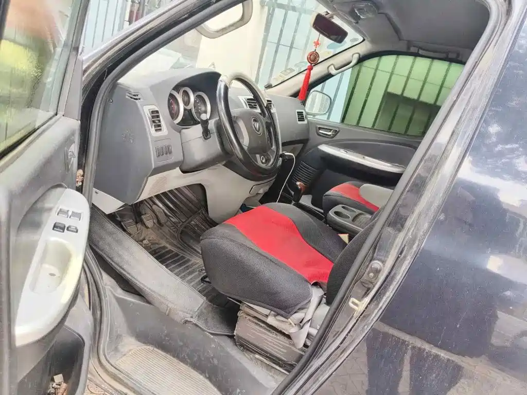 Foton Mopaike E 2014 2014 2.0L Fortune Express Classic Edition Basic 4Gi-VVT