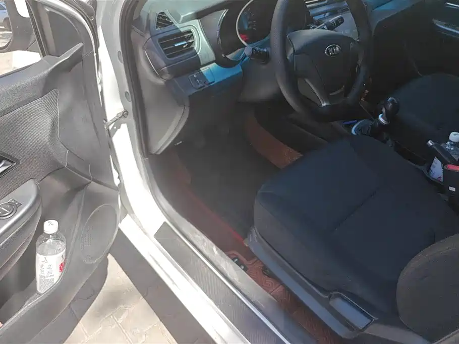 Kia K2 2015 Sedan 1.4L MT GLS фото 9