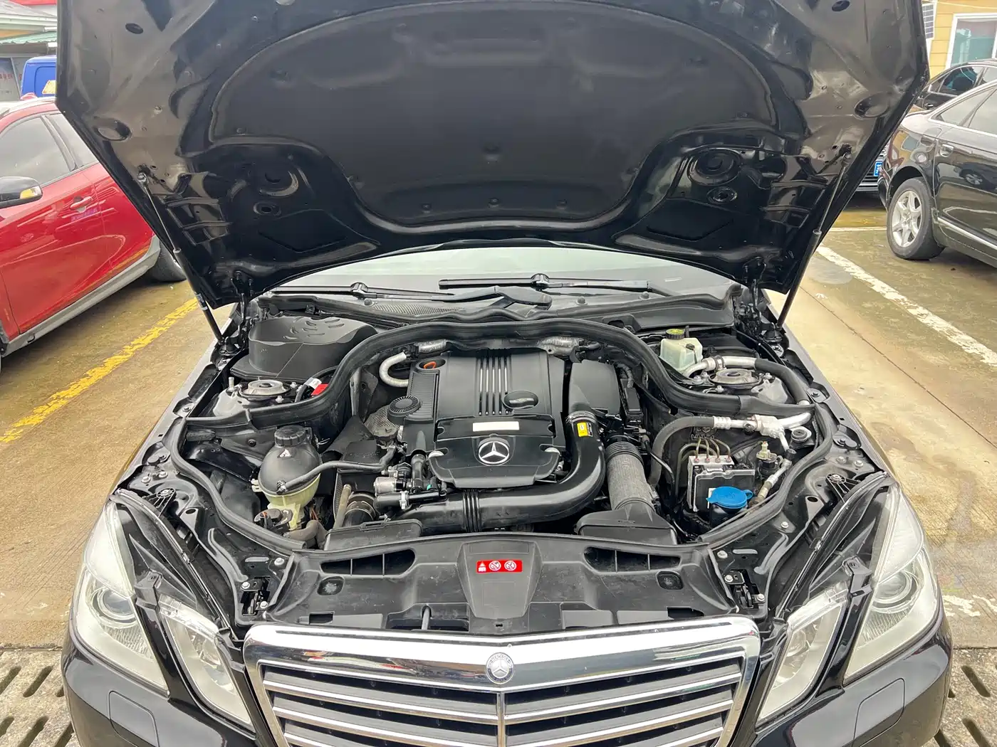Photo 25 - Mercedes-Benz E-Class