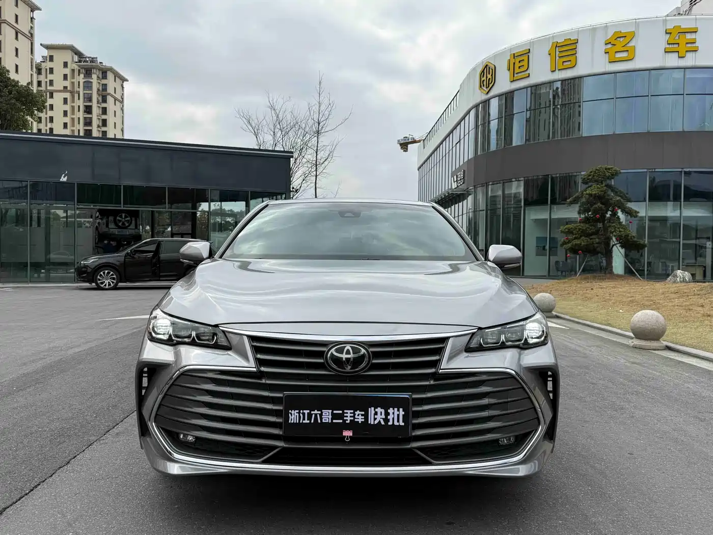 Toyota Avalon 2022 2.0L Progressive Edition фото 2