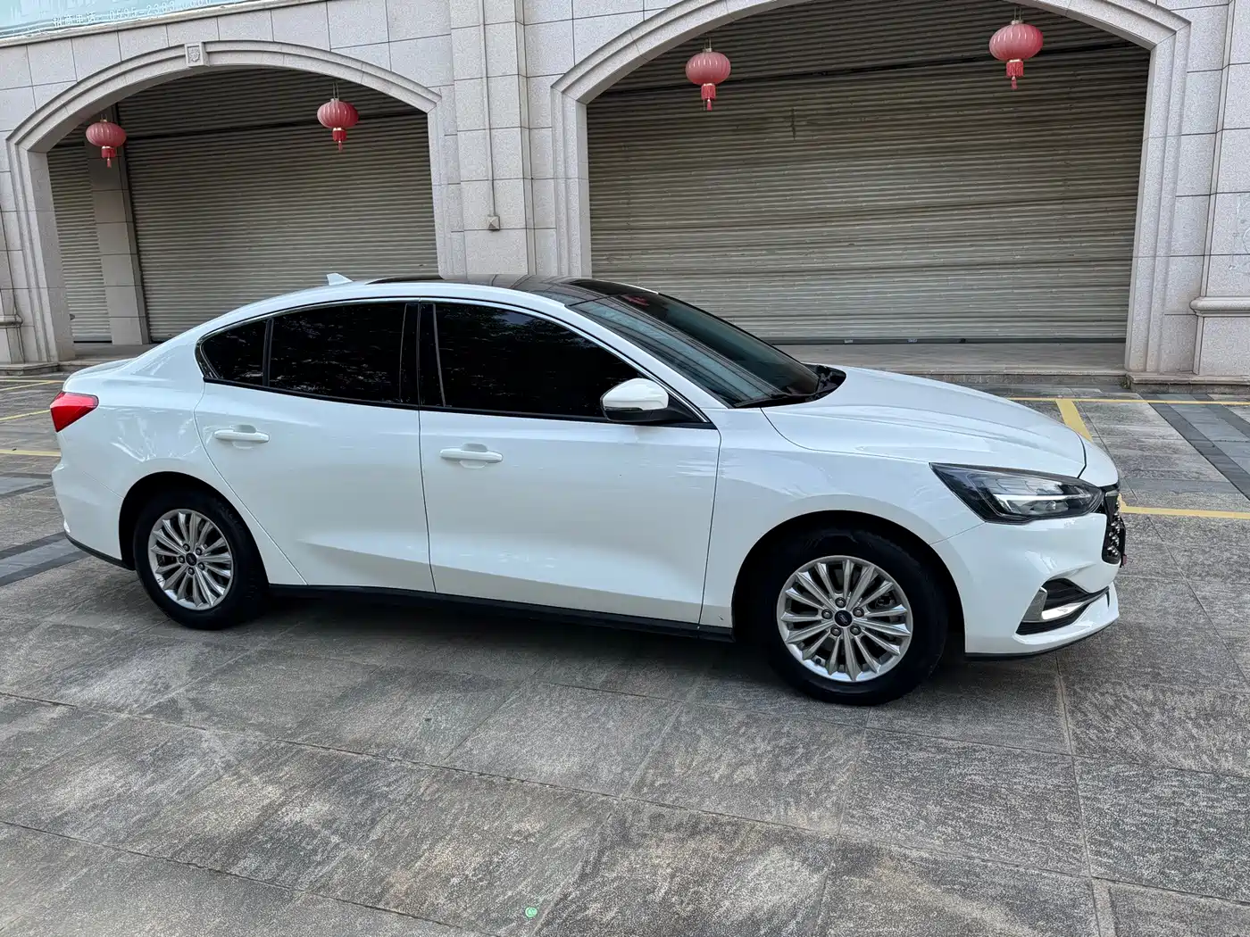 Ford Focus 2022 2021 Sedan EcoBoost 180 Auto Trend