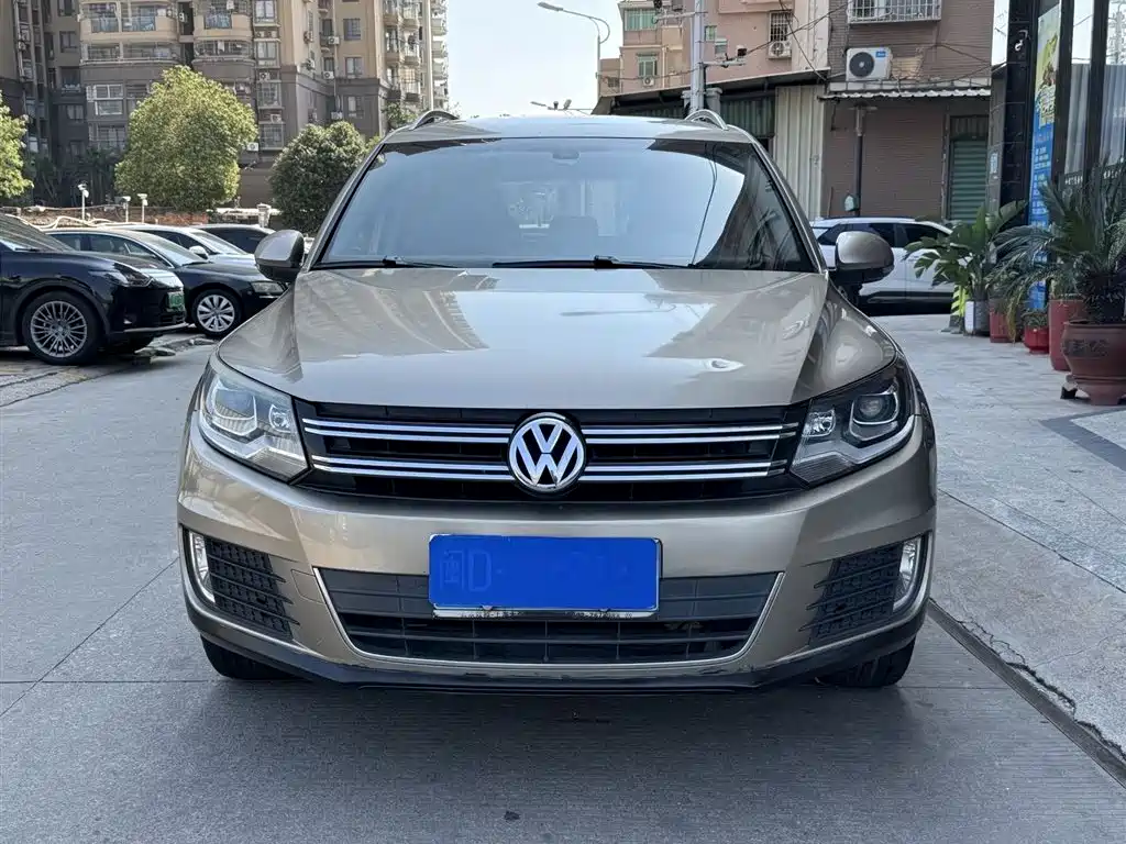 Volkswagen Tiguan 2015 1.8TSI Automatic 2WD Highline фото 2