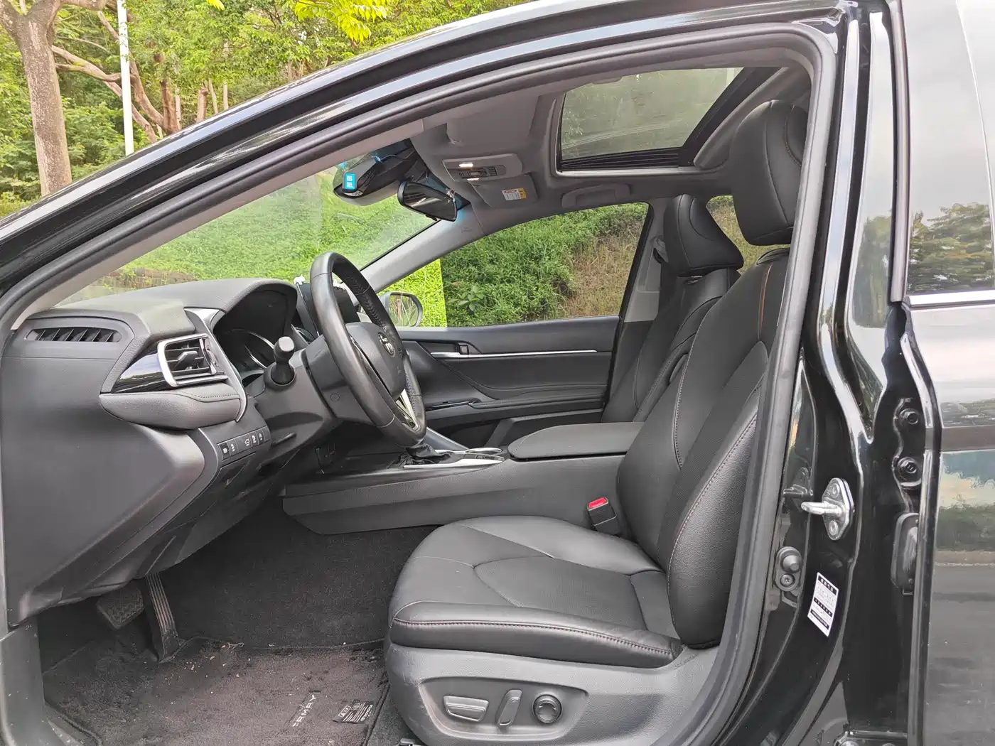 Toyota Camry 2021 2.0G Luxury Edition фото 8