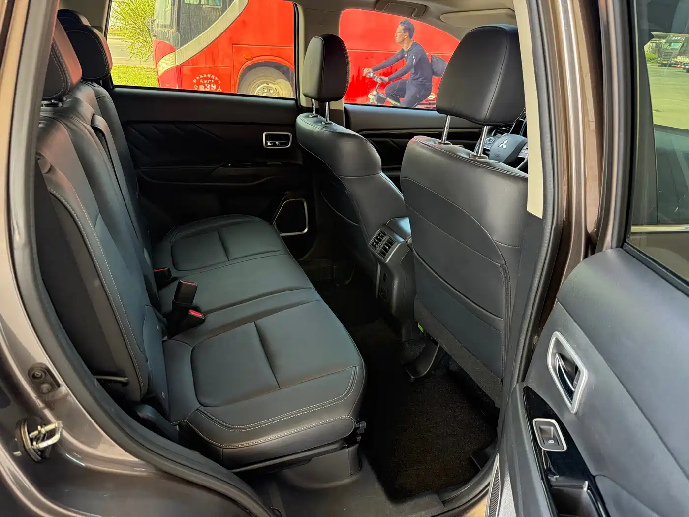 Mitsubishi Outlander 2019 2.4L 4WD Deluxe Edition 7-Seater China VI фото 16