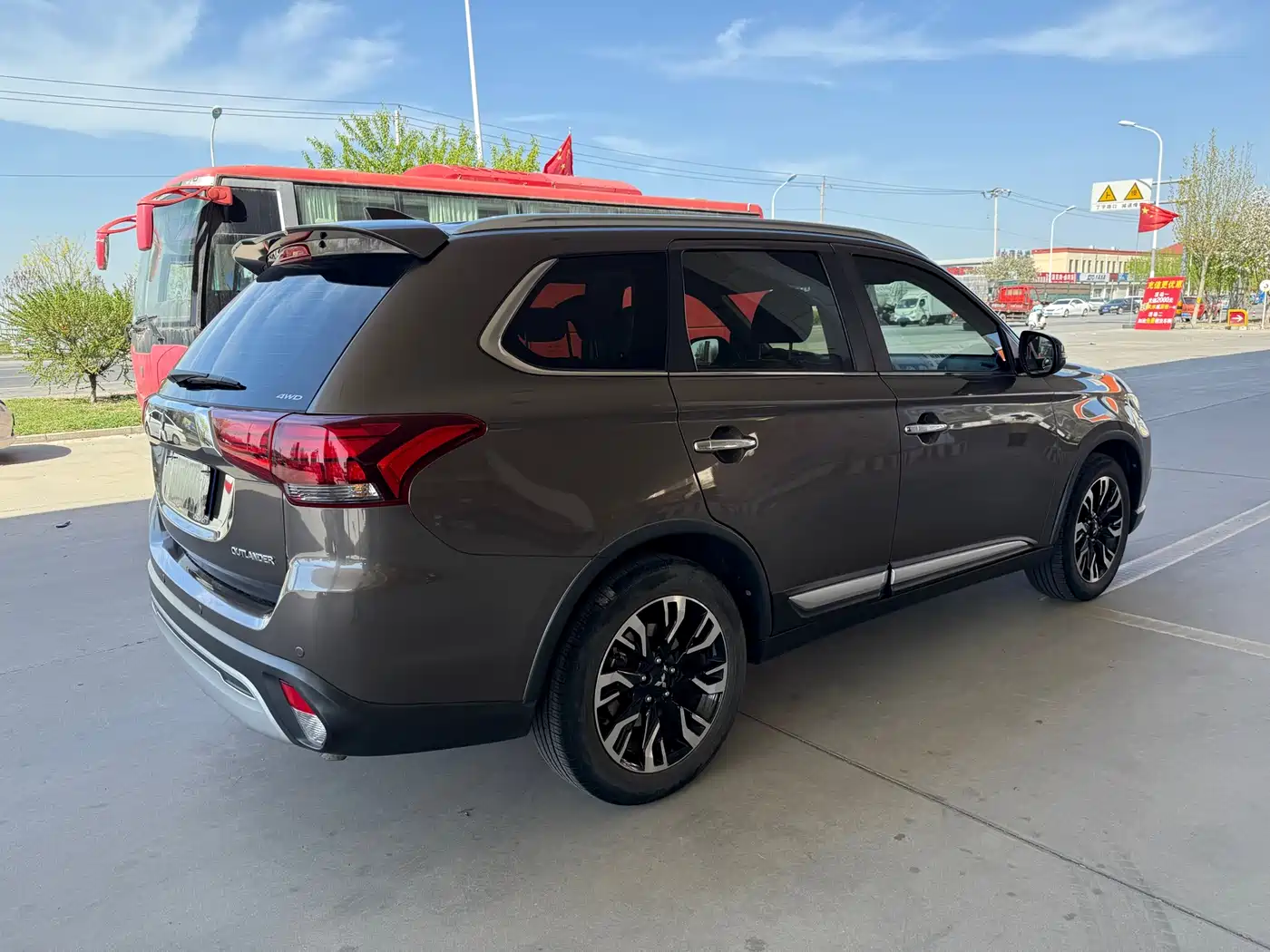 Mitsubishi Outlander 2019 2.4L 4WD Deluxe Edition 7-Seater China VI фото 17