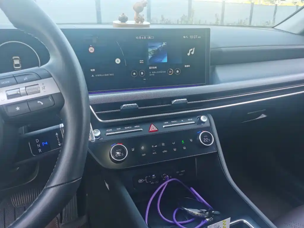 Photo 9 - Hyundai Sonata