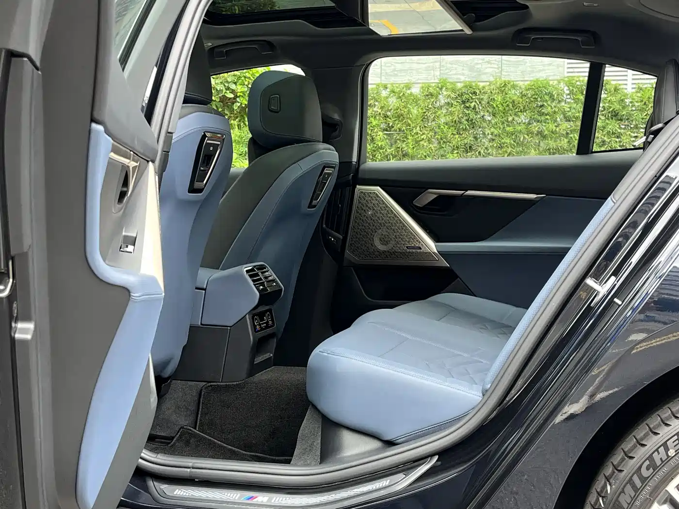 BMW 5 Series 2025 530Li Premium M Sport Package фото 22