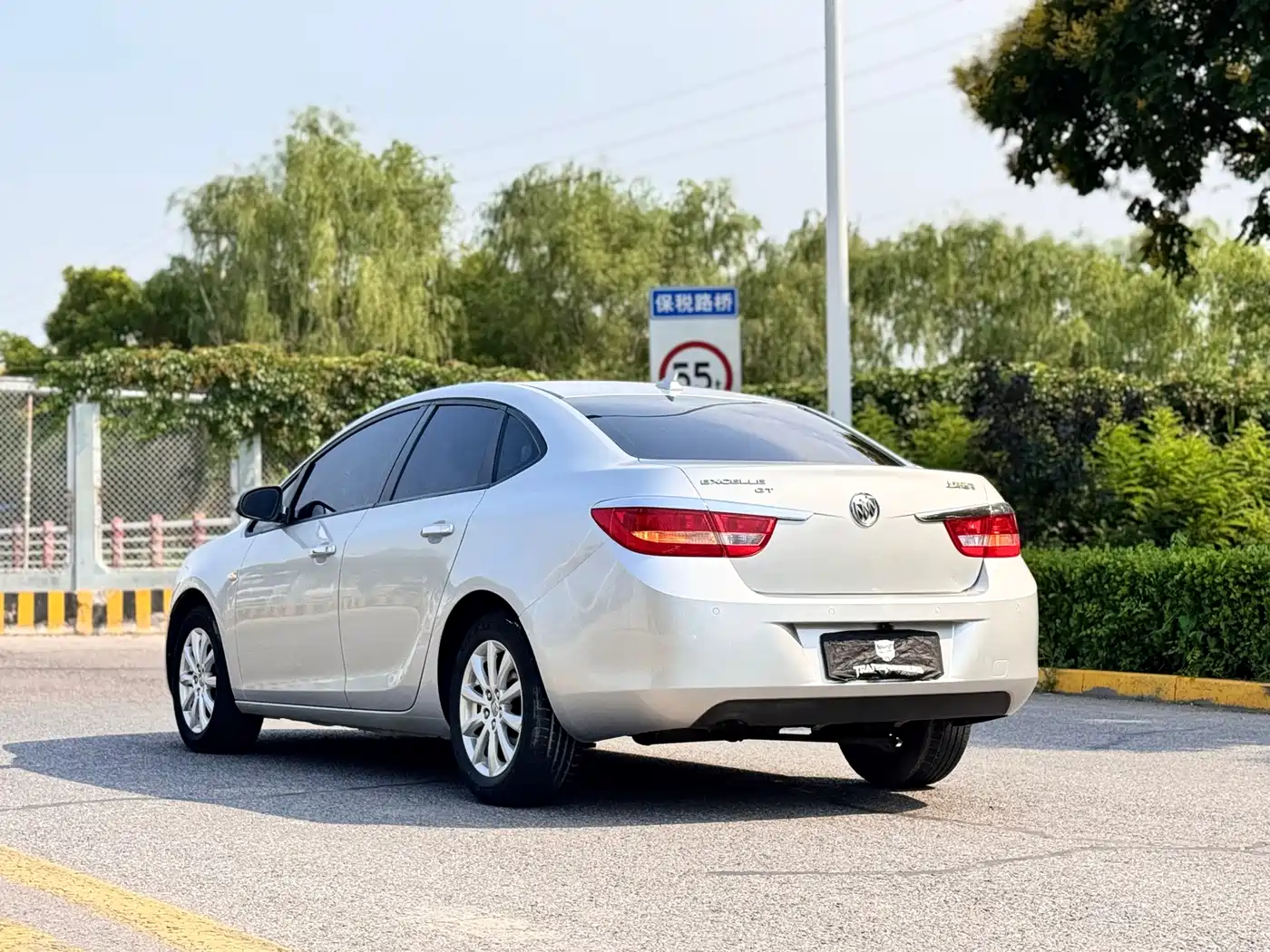 Photo 17 - Buick Excelle