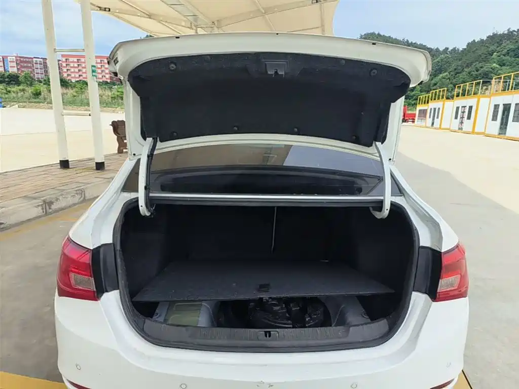 Buick Excelle 2016 15N Manual Elite фото 19