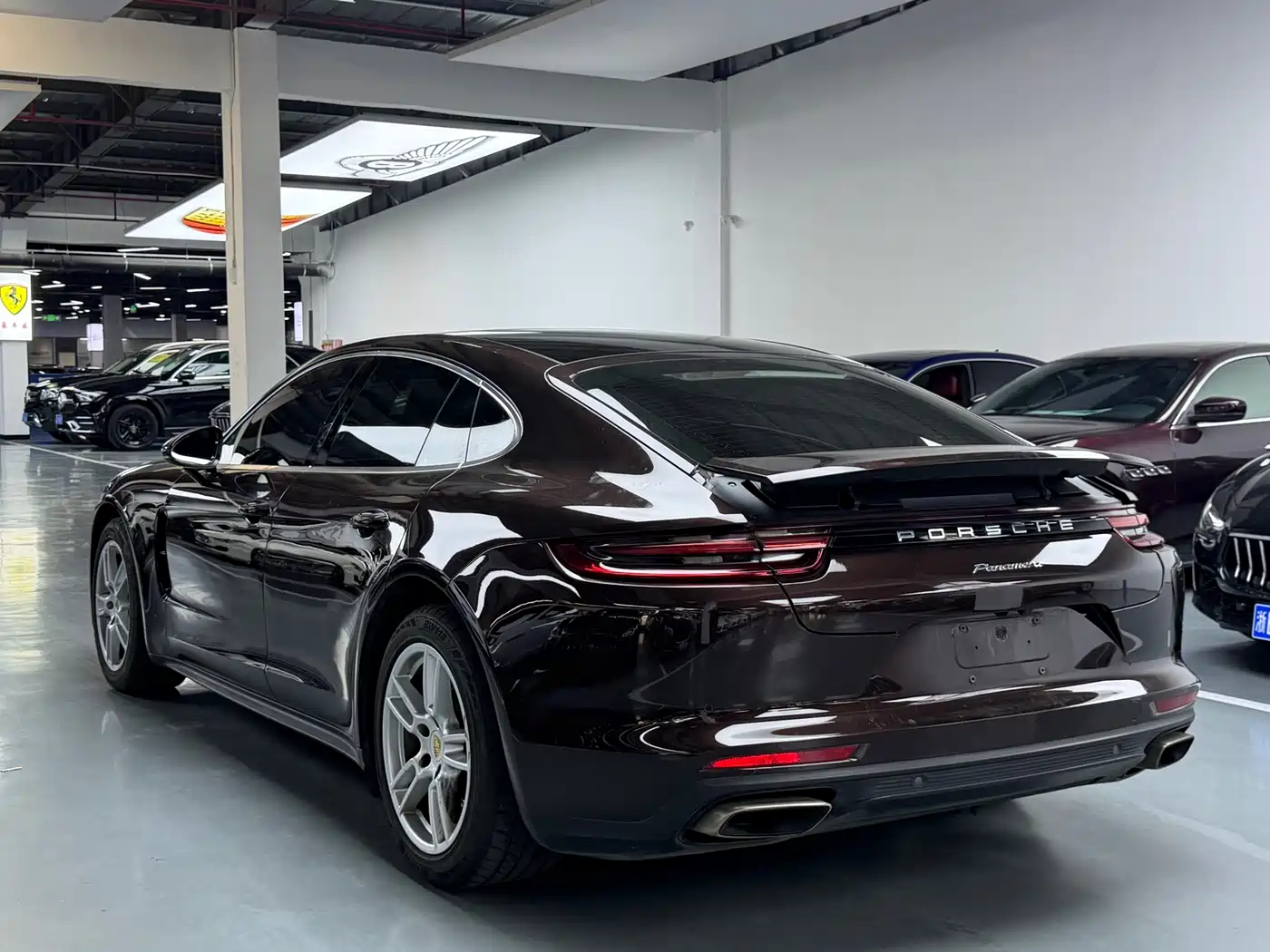 Porsche Panamera 2017 Panamera 3.0T фото 20