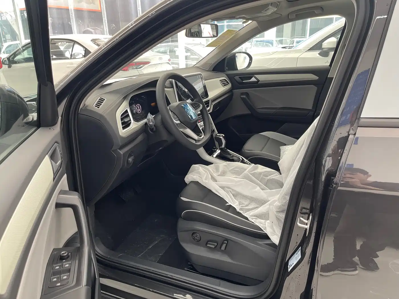 Volkswagen T-ROC 2026 280TSI DSG 2WD Time Edition фото 8