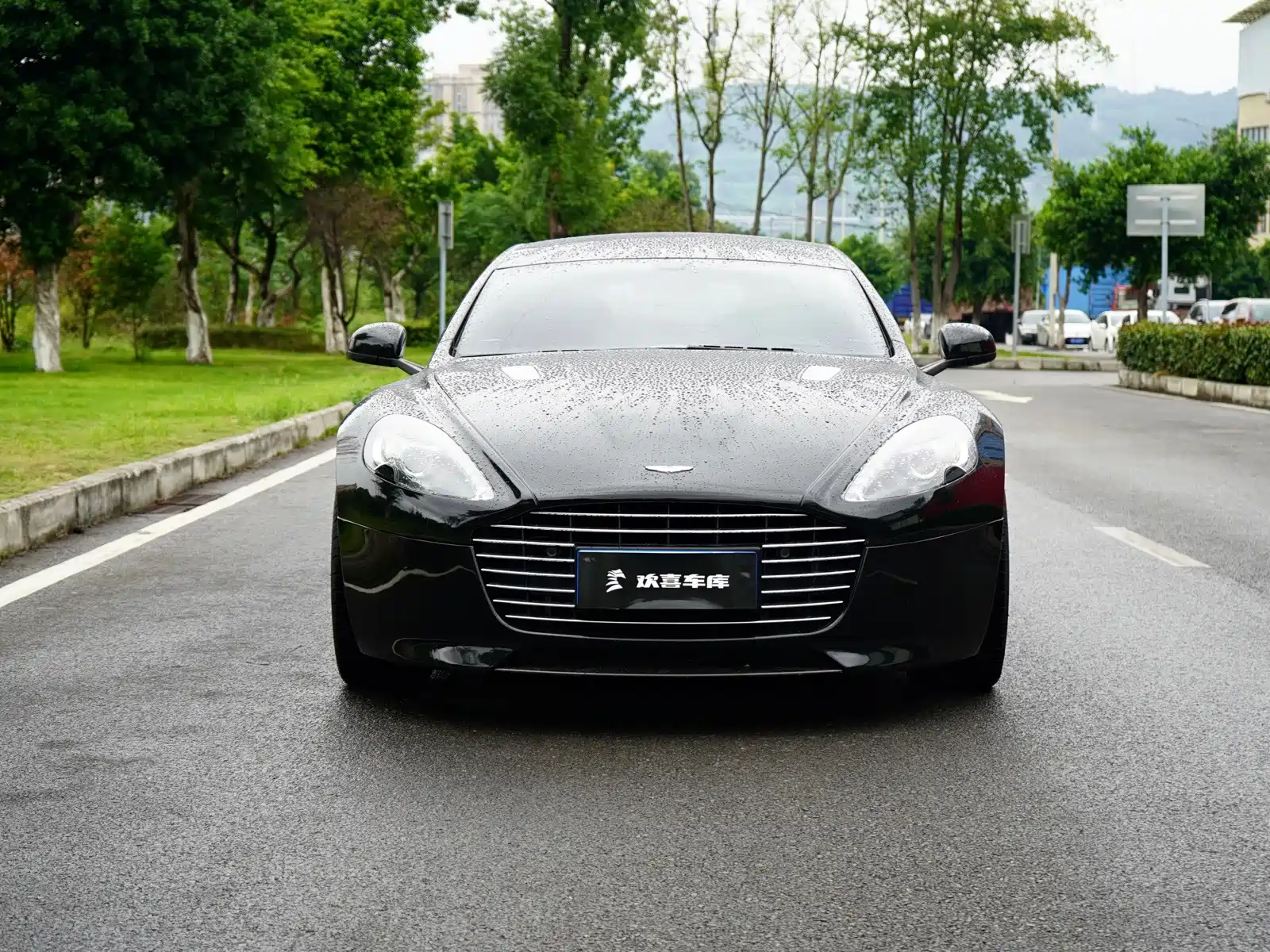 Фото 2 - Aston Martin Rapide