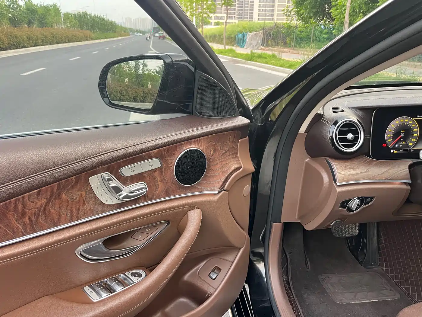 Mercedes-Benz E-Class 2020 Facelift E 300 L Fashion фото 16