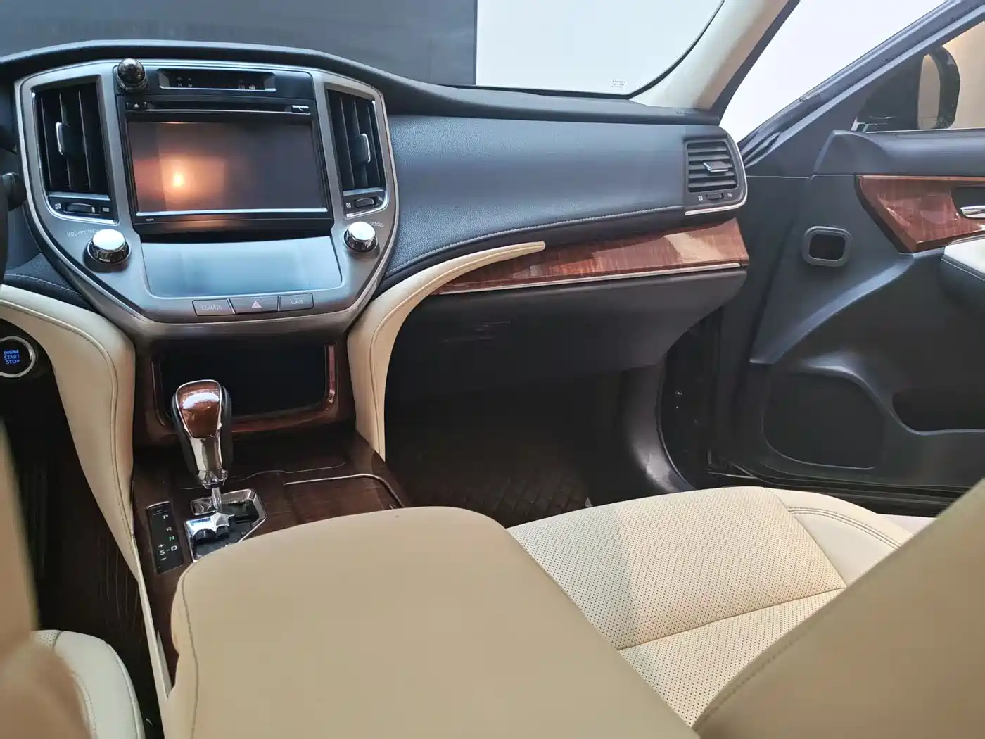 Toyota Crown 2015 2.0T Fashion фото 15