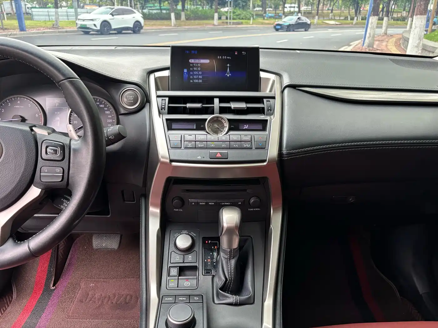 Lexus NX 2015 200t AWD F Sport фото 20