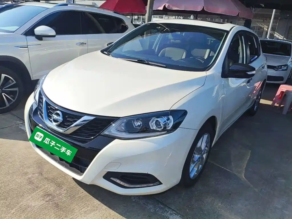 Photo 1 - Nissan Tiida