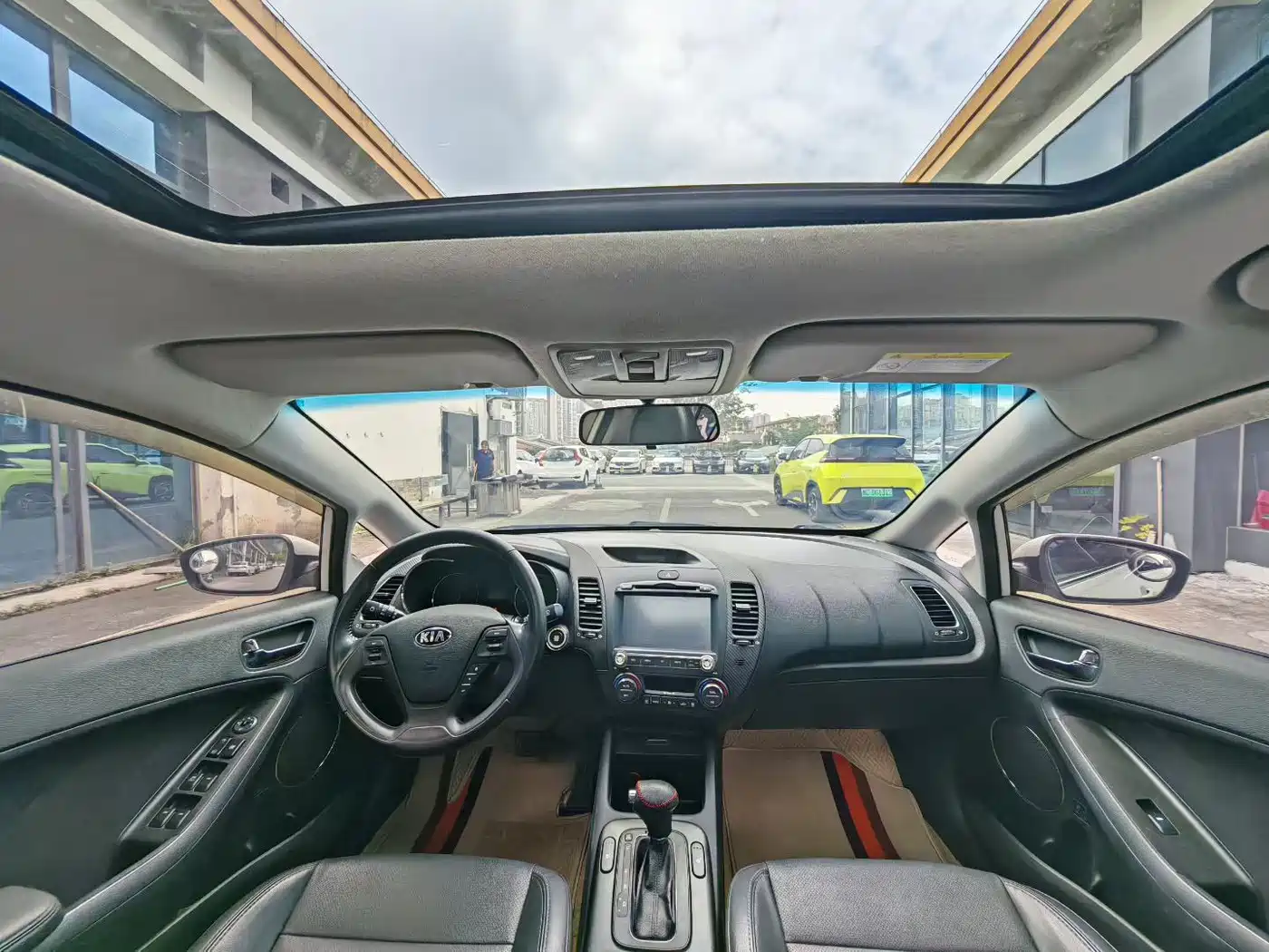 Kia K3S 2014 2014 1.6L Automatic DLX