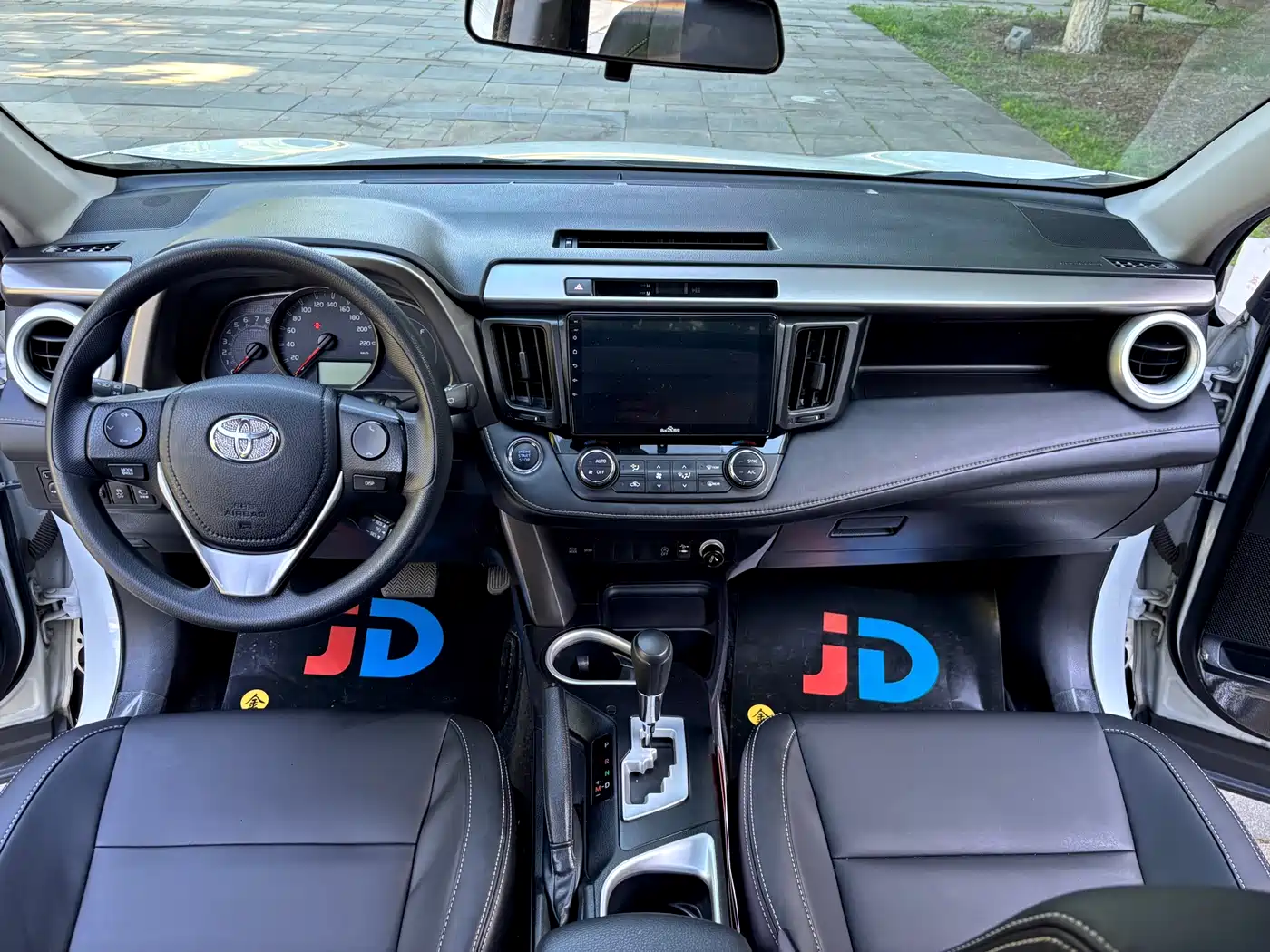 Toyota RAV4 Rongfang 2016 2.0L CVT 2WD Trend (China V) фото 21