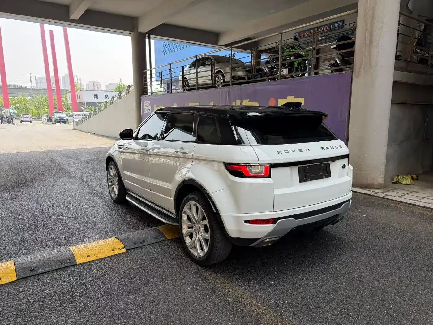 Land Rover Range Rover Evoque 2018 240PS SE DYNAMIC Smart Edition фото 4