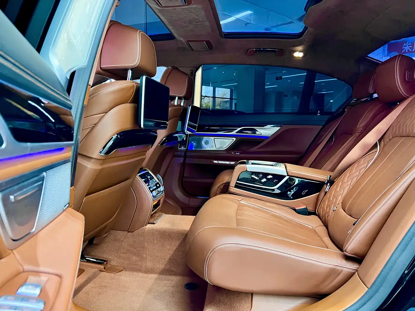 BMW 7 Series 2018 750Li xDrive M Sport Package фото 9