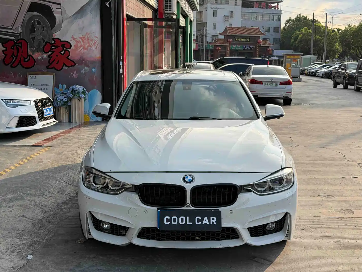 BMW 3 Series 2014 328Li Fashion фото 2