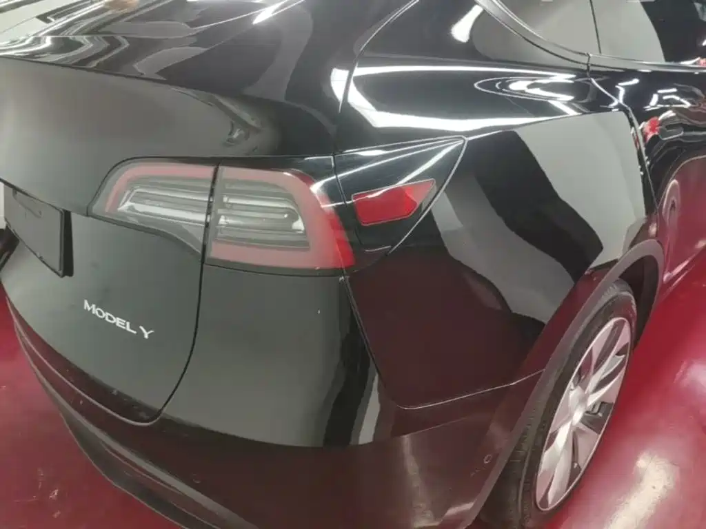 Фото 8 - Tesla Model Y