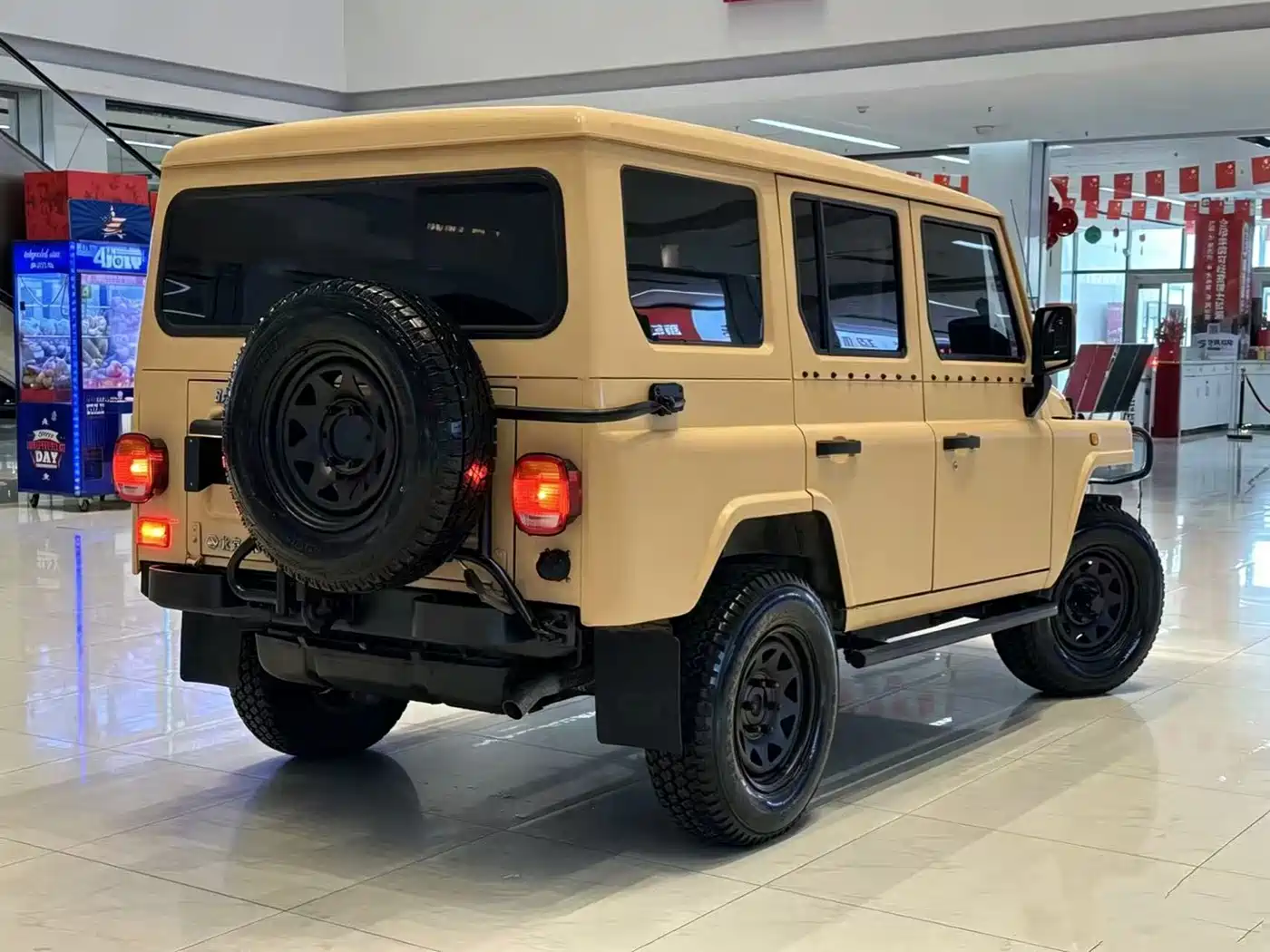 BAW (Beijing Automobile Works) 212 Classic 2020 2.4T Square Door Hardtop фото 4
