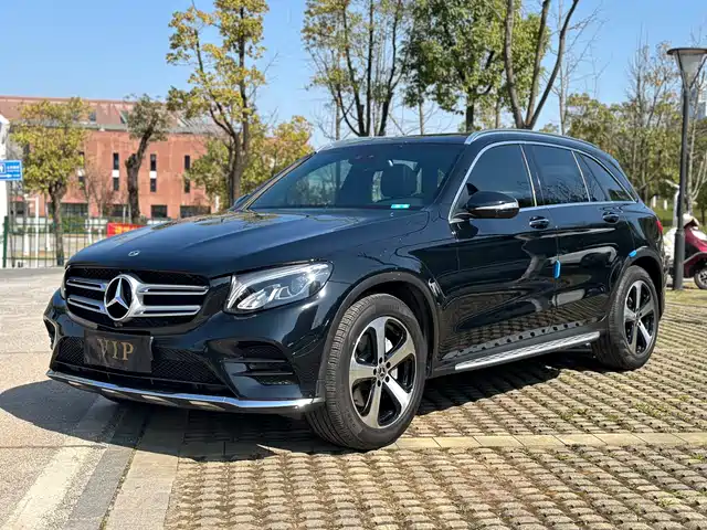 MERCEDES-BENZ GLC