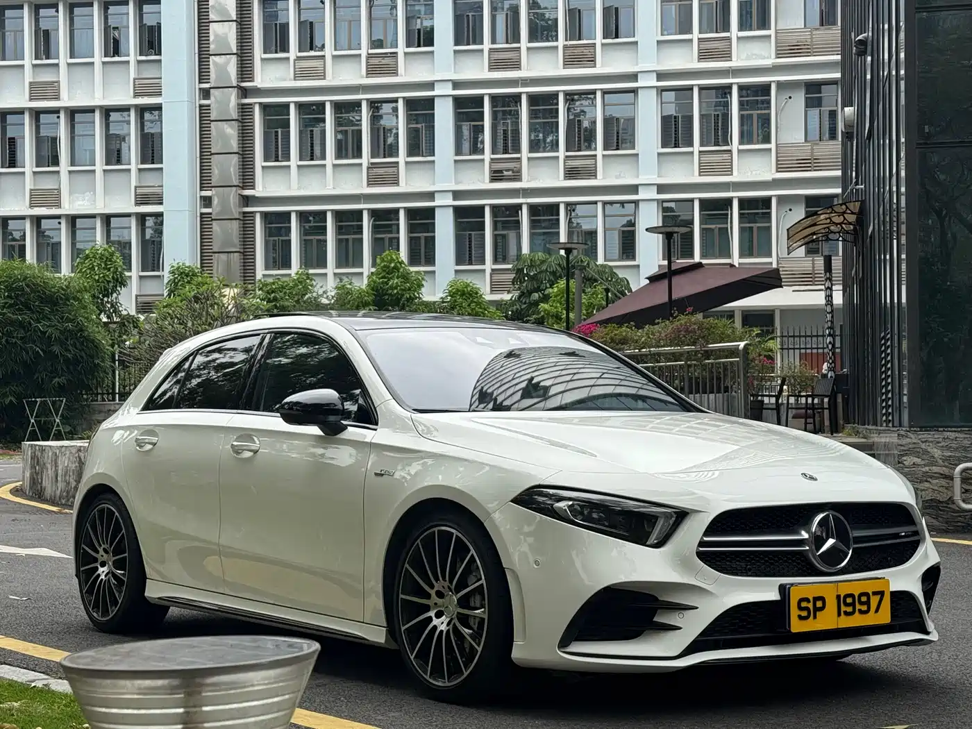 Mercedes-Benz A-Class AMG 2022 AMG A 35 L 4MATIC фото 3