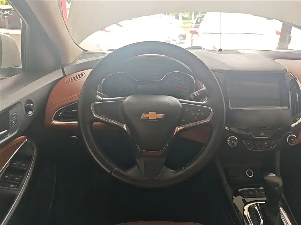 Chevrolet Cruze 2016 1.4T DCG Luxury Edition фото 11