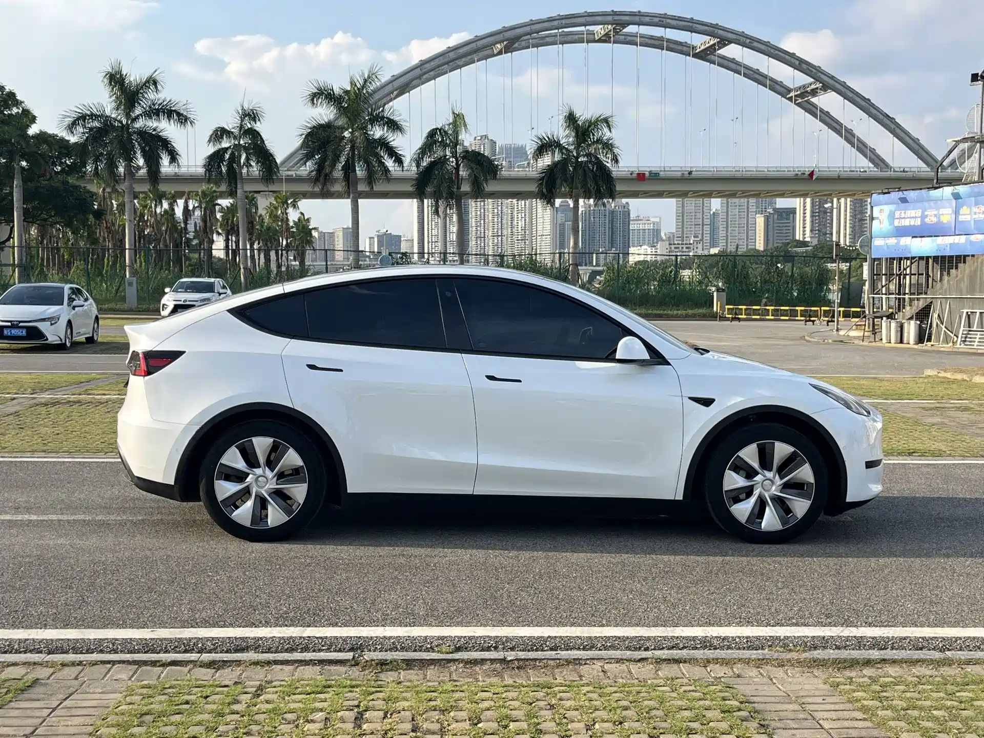 Фото 6 - Tesla Model Y