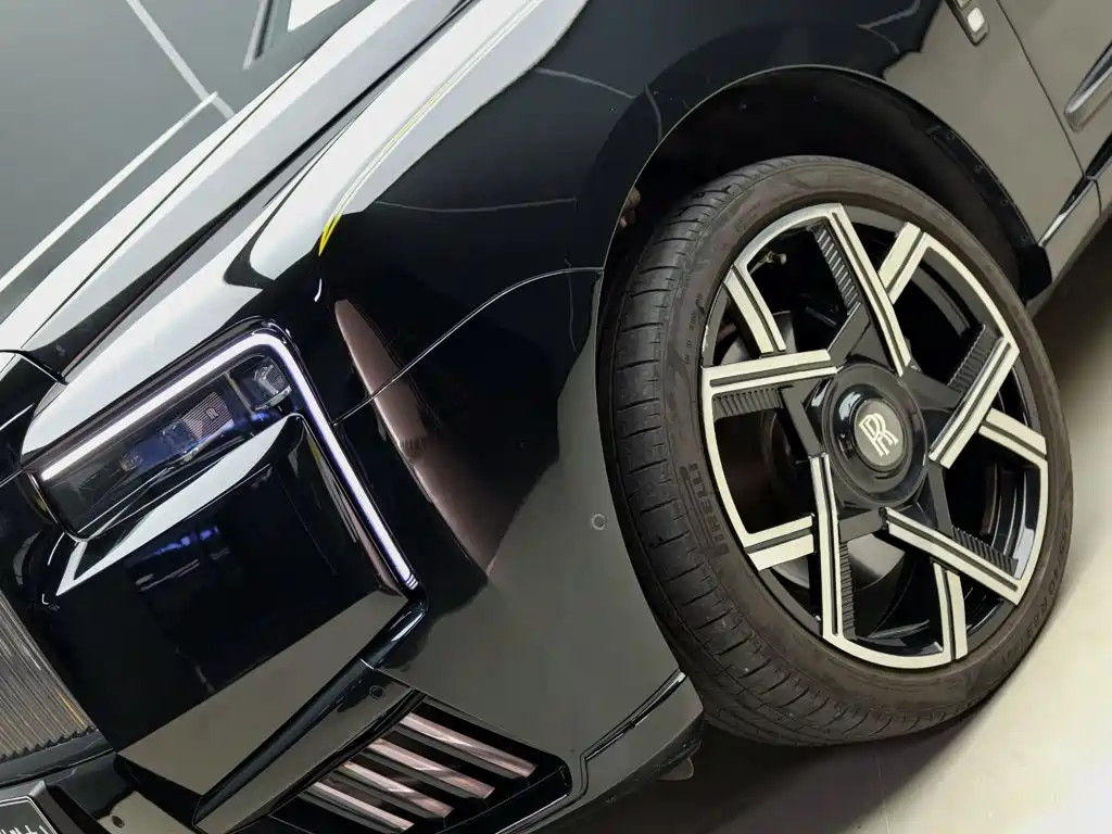 Rolls-Royce Cullinan 2025 2024 4-Seater