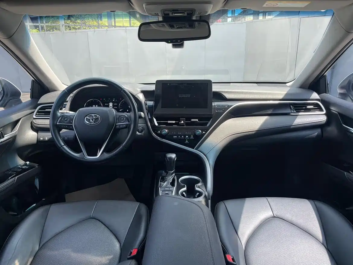 Toyota Camry 2023 2.5G Luxury Edition фото 6