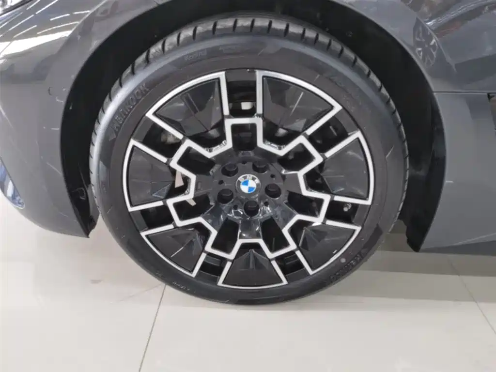 BMW 4 Series 2024 430i Gran Coupe M Sport Shadowline Package фото 23