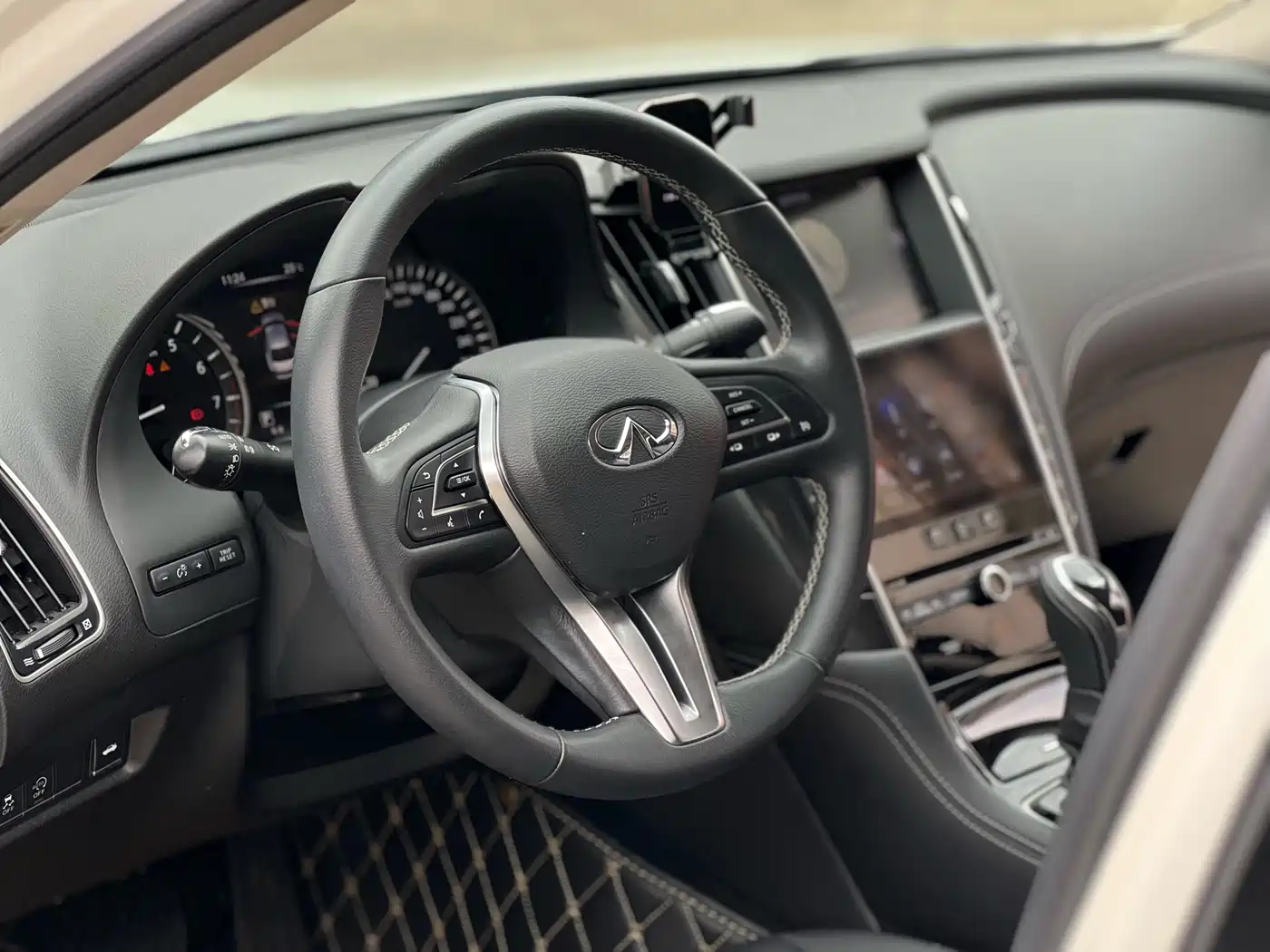 Infiniti Q50L 2020 2018 2.0T Leisure Edition (China VI)
