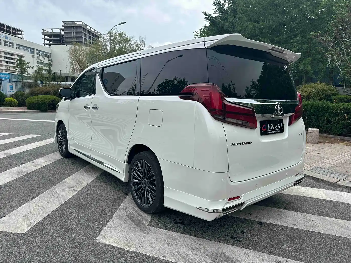 Toyota Alphard 2015 3.5L Luxury Edition фото 5