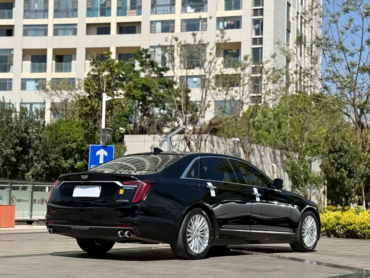 CADILLAC CT6