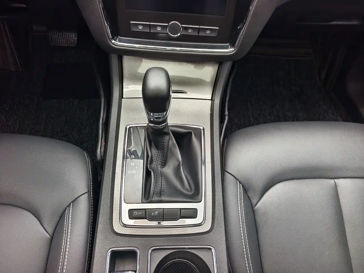 Roewe i6 2019 2019 PLUS 1.6L CVT 4G Connected Flagship Great Edition