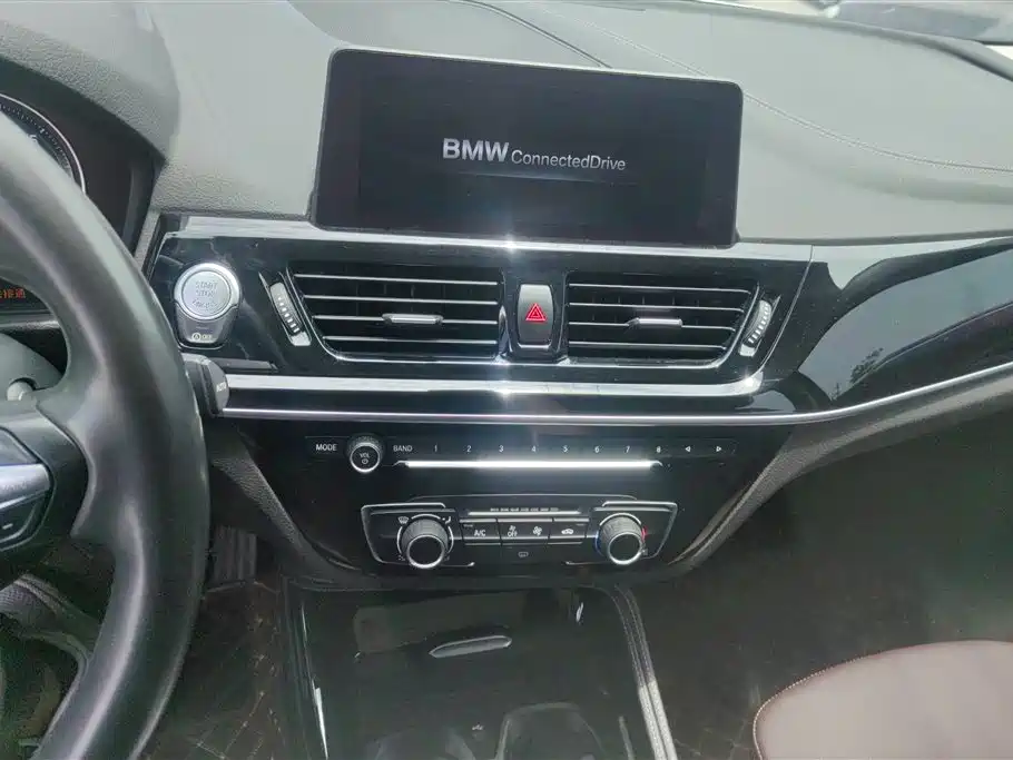 BMW 1 Series 2021 120i M Sport Shadow Edition фото 13