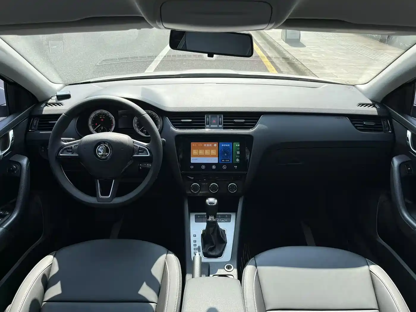 Škoda Octavia 2022 1.5L Automatic Comfort Edition фото 7