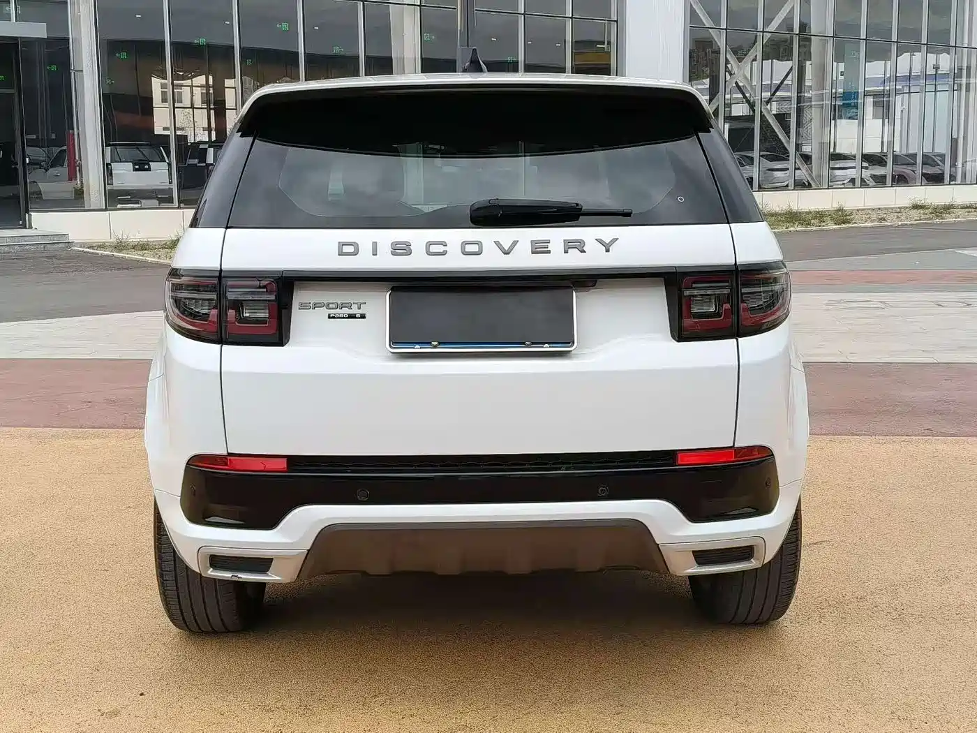 Land Rover Discovery Sport 2022 Model Facelift 249PS R-Dynamic S Performance Edition 5-seater фото 8