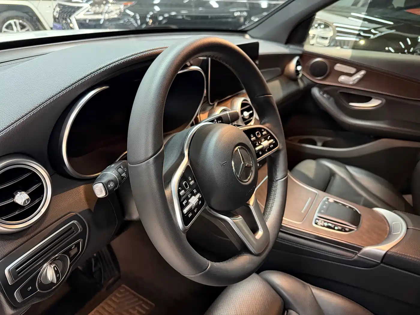 Mercedes-Benz GLC 2021 GLC 260 L 4MATIC Luxury фото 10